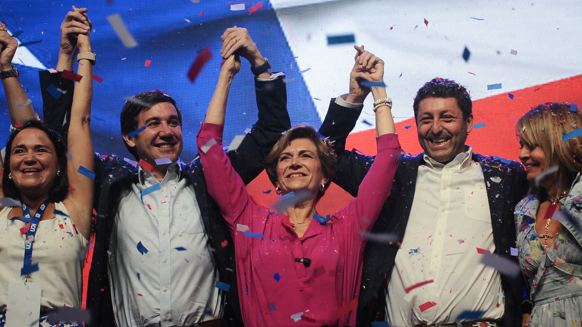 Al igual que RN: UDI oficializa a Evelyn Matthei como su candidata presidencial