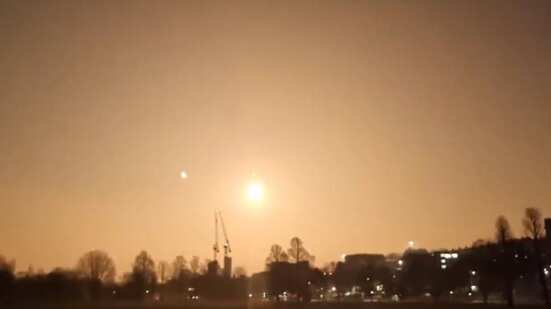 La explosión del asteroide quedó captada en fotos y videos