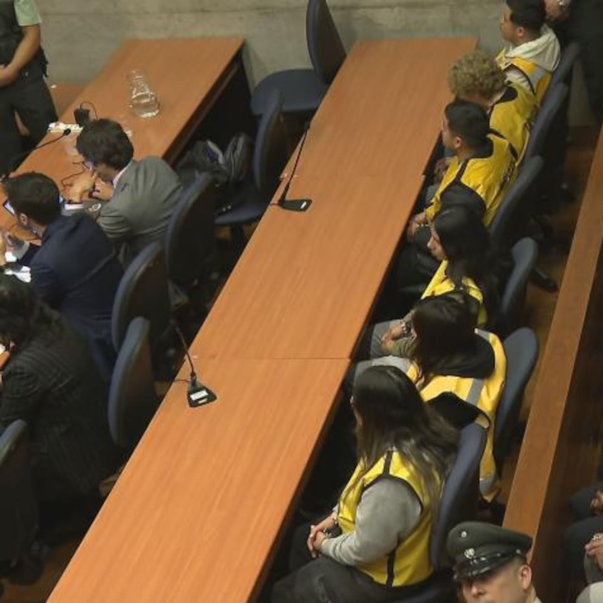 Detenido abogado en formalización por prestar teléfono a gendarme imputado Detenido abogado en formalización por prestar teléfono a gendarme imputado