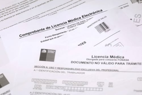 Detienen a médicos por venta de licencias médicas a funcionarios públicos: daño a Fonasa supera los $20 mil millones