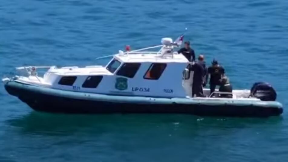 Buzos, voluntarios y tecnología robótica: Continúa la búsqueda de joven desaparecida en lago Villarrica