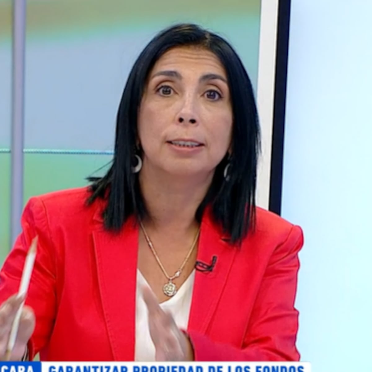 Karla Rubilar sorprendida por mensaje de candidato Karla Rubilar sorprendida por mensaje de candidato