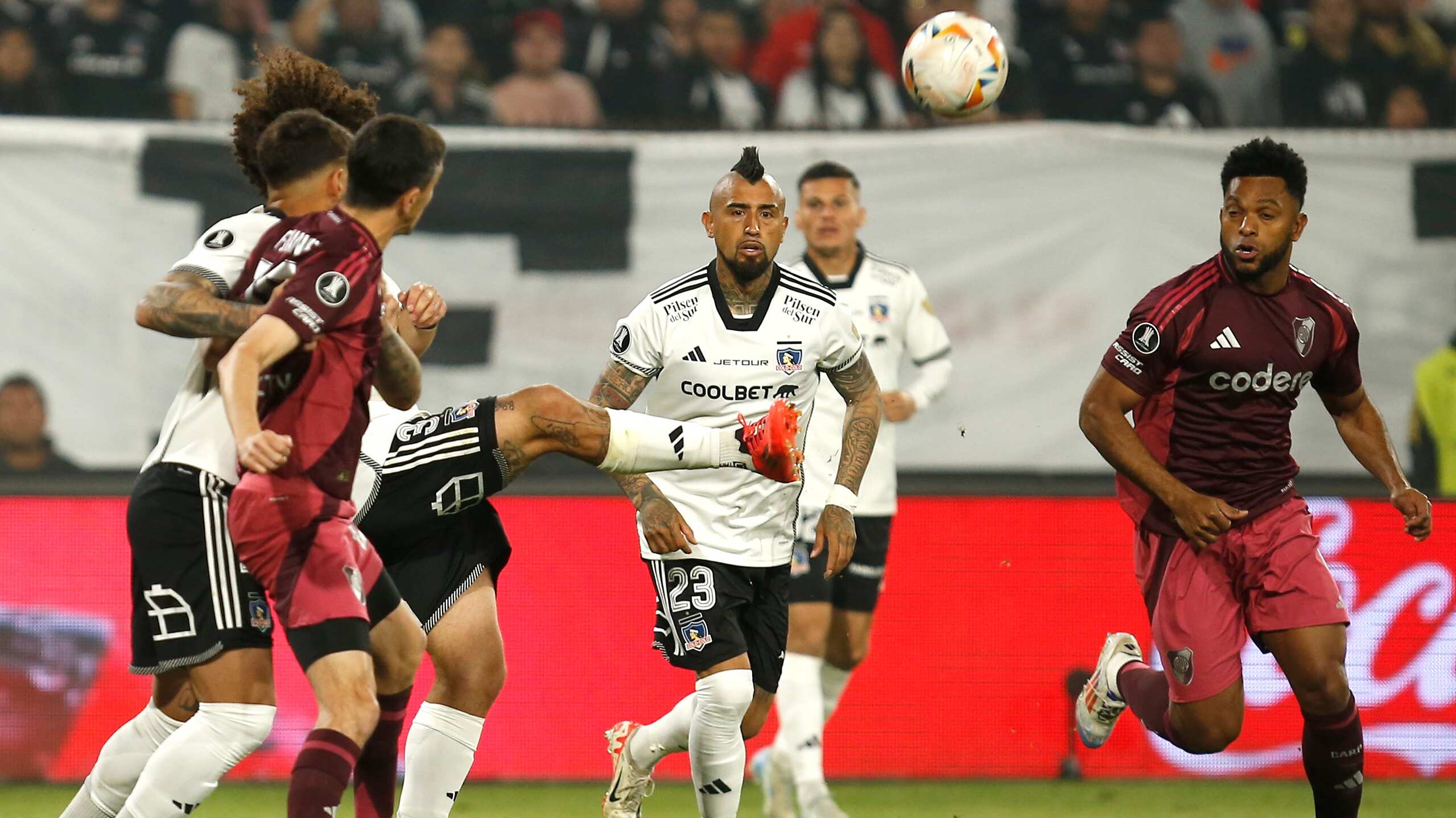 Albos y millonarios empataron 1-1 en el duelo de ida. Esta noche, desde las 21:30 horas, jugarán su partido de vuelta por los cuartos de final de Copa Libertadores.