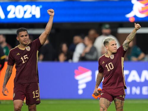 Jugador venezolano se hace viral por “técnica” que usó para evitar a periodistas en la Copa América