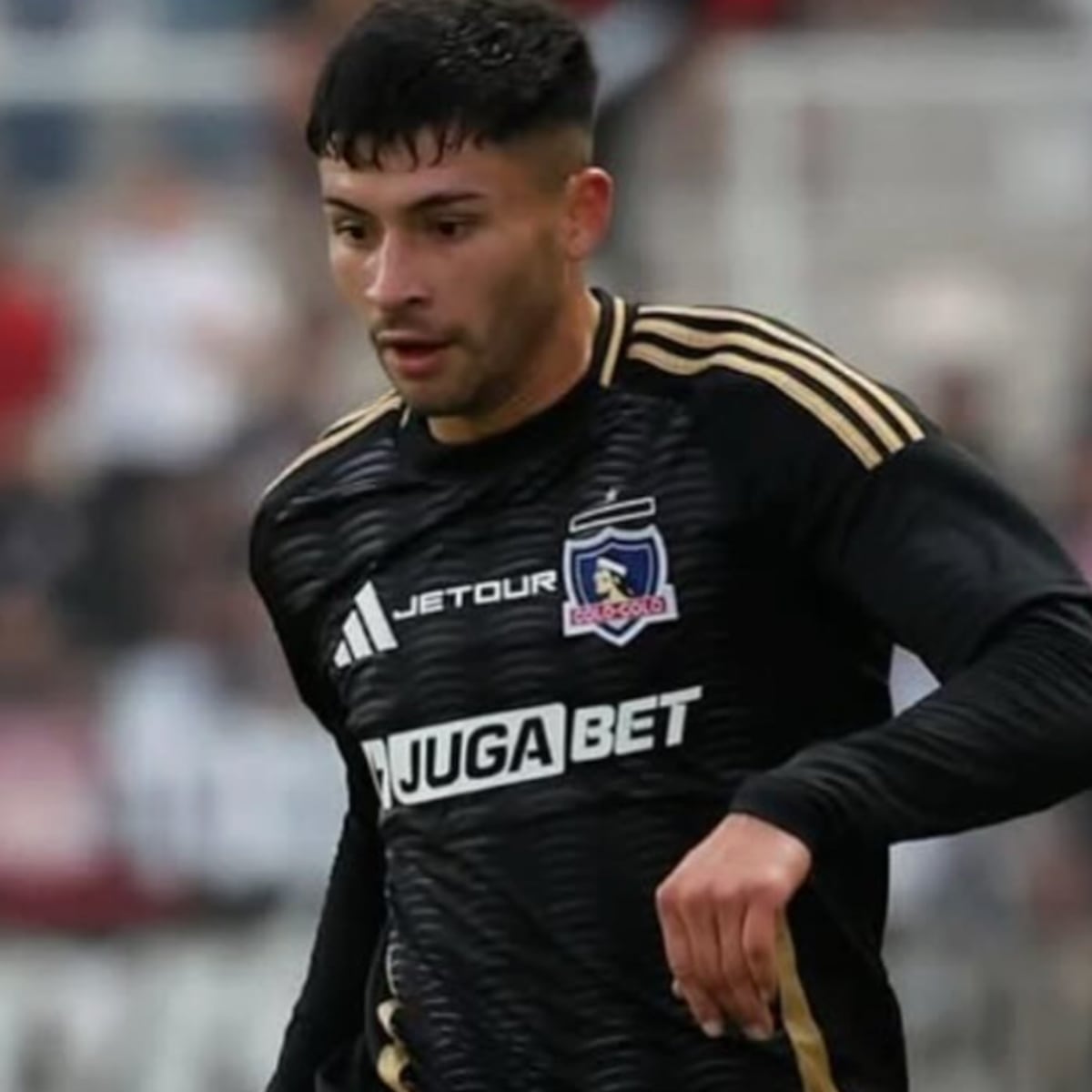 Ruidos molestos y visitas desnudas: Vecinos de jugador de Colo-Colo hartos en condominio Ruidos molestos y visitas desnudas: Vecinos de jugador de Colo-Colo hartos en condominio