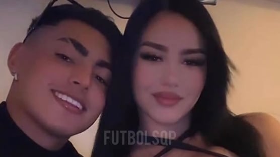 Fue en redes sociales donde se filtró la fotografía de Thompson y la joven, a pocas horas de confirmarse que el jugador había documentado en tribunales la fianza de 100 millones de pesos para poder emigrar al fútbol ruso.