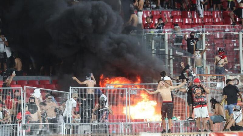 Hinchas de Colo Colo sancionados