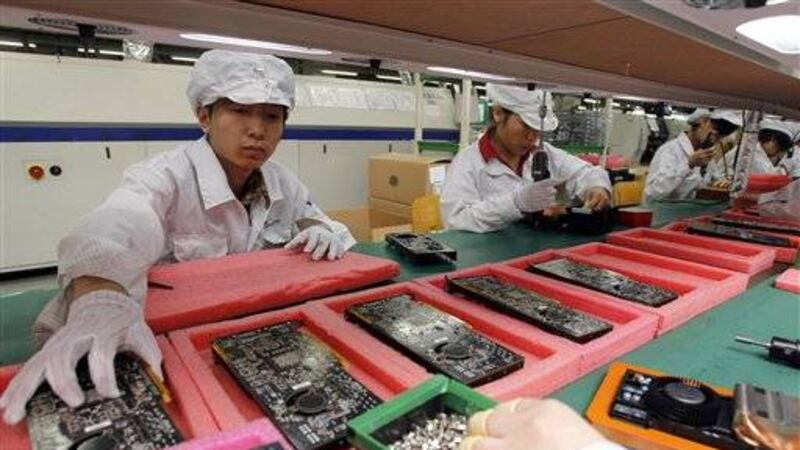 Se filtra el plan de Apple para “surfear” los aranceles: 50 millones de iPhone serán fabricados en India