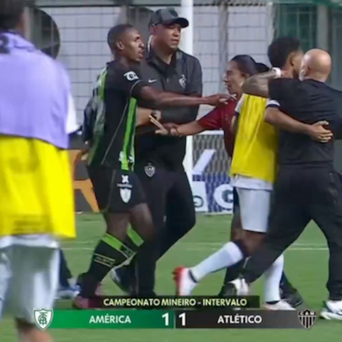 Sampaoli reacciona a burlas de DT rival en Brasil Sampaoli reacciona a burlas de DT rival en Brasil