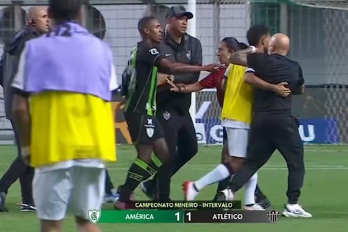 Sampaoli se descontroló en Brasil tras burlas de DT rival por su estatura