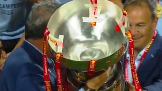 Supercopa con huinchas