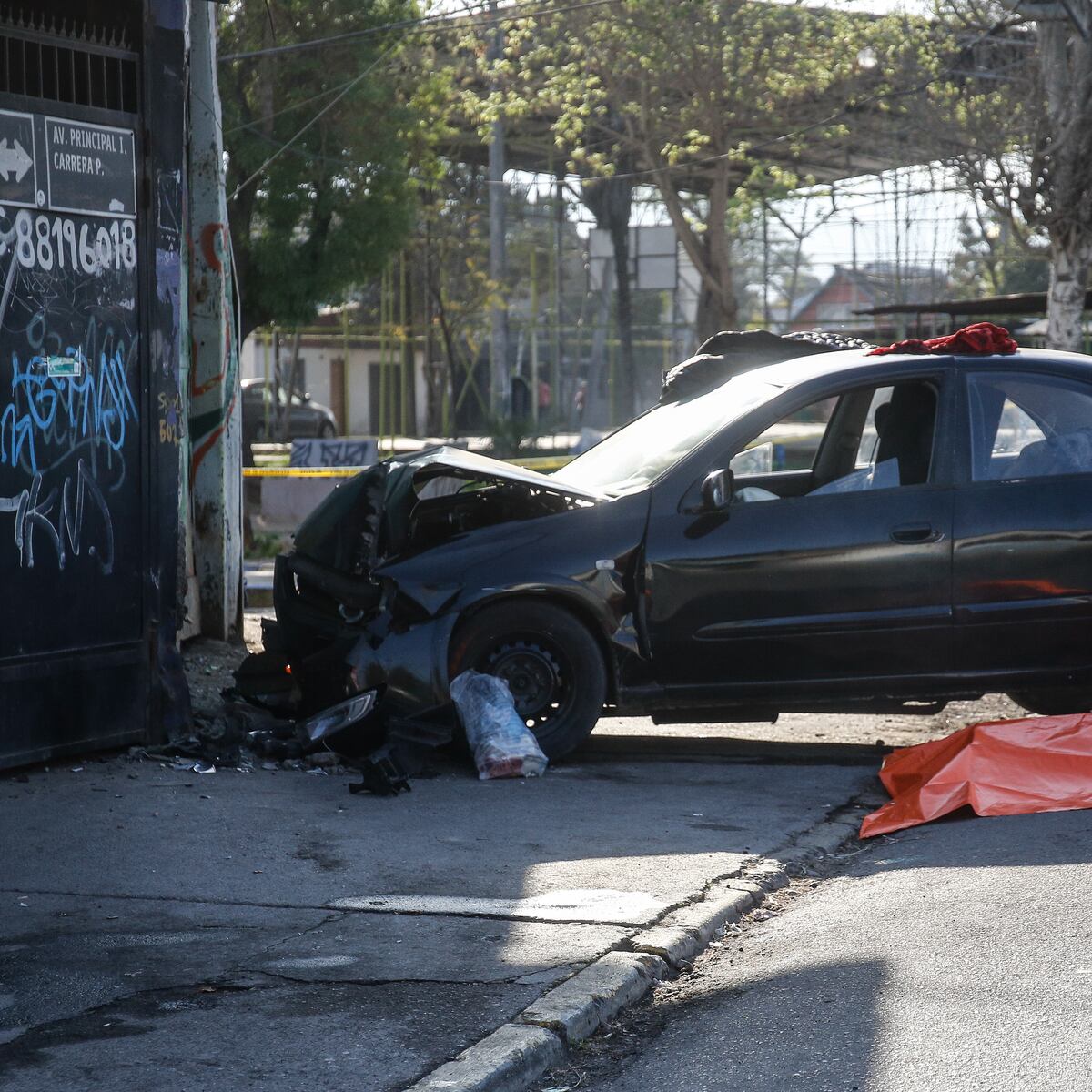 Hombre choca auto robado y muere en Conchalí Hombre choca auto robado y muere en Conchalí