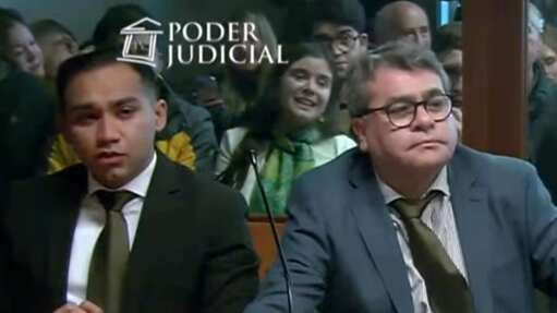 La madre del joven caído al río Mapocho criticó el fallo absolutorio del excarabinero Zamora.