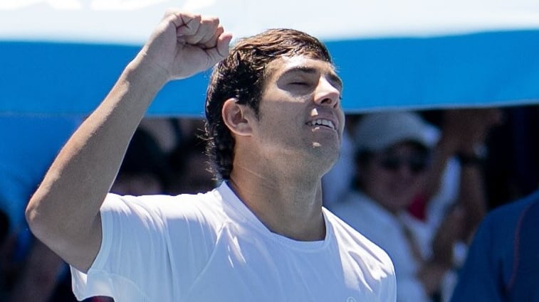 El tenista nacional venció este lunes en el abierto de Austria y gracias a ello, subió más de una veintena de puestos en el ranking de la ATP, ingresando así al grupo de los 200 mejores tenistas del circuito.