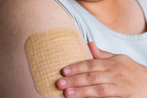 ISP alerta por venta ilegal de parches para “control de peso” y advierte riesgos para la salud