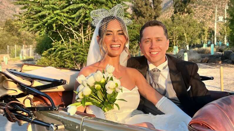 Karol Lucero y Fran Virgilio en su matrimonio | Fuente: Instagram