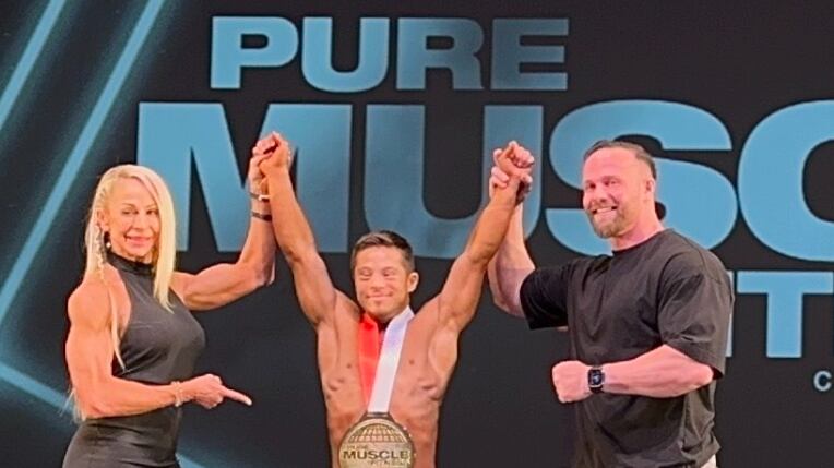 El primer fisicocultirsta canadiense en participar en un concurso.