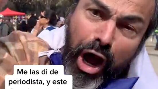 Hombre da sus argumentos para pifiar al Presidente Boric