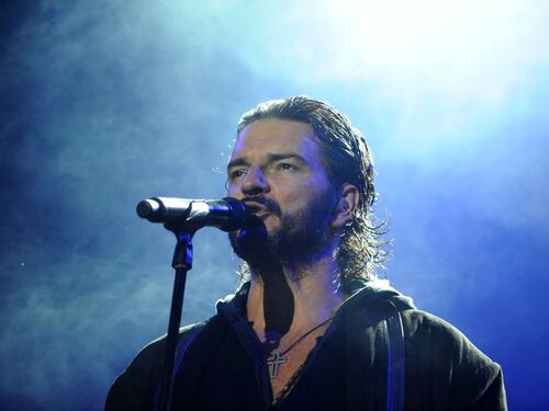 ¡Lo hizo de nuevo! Arjona repleta el Movistar Arena y deja a las fans en llamas