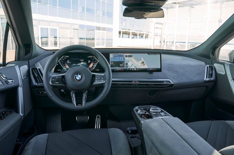BMW actualiza el iX en Chile