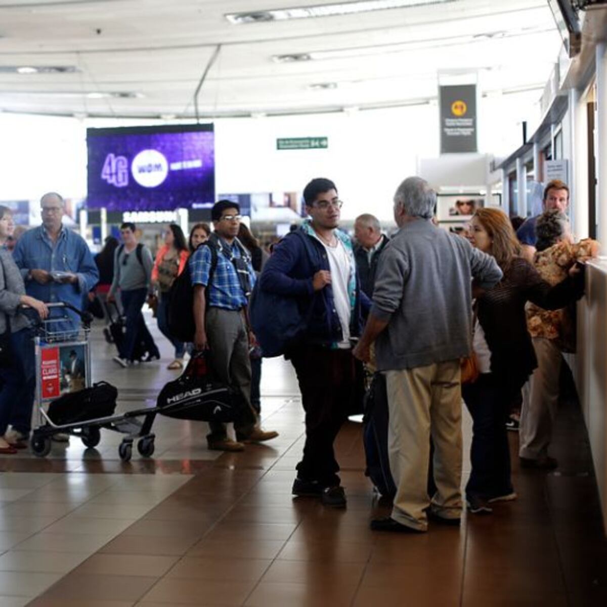 Trabajadores del Aeropuerto Nuevo Pudahuel inician huelga por mejoras laborales Trabajadores del Aeropuerto Nuevo Pudahuel inician huelga por mejoras laborales