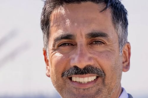 “Nunca fue colega, no se tituló”: La tajante declaración del Colegio de Dentistas sobre Aldo Ibani