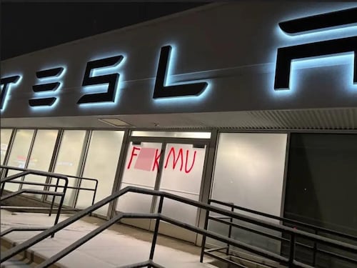 Apple CarPlay podría llegar pronto a los autos Tesla