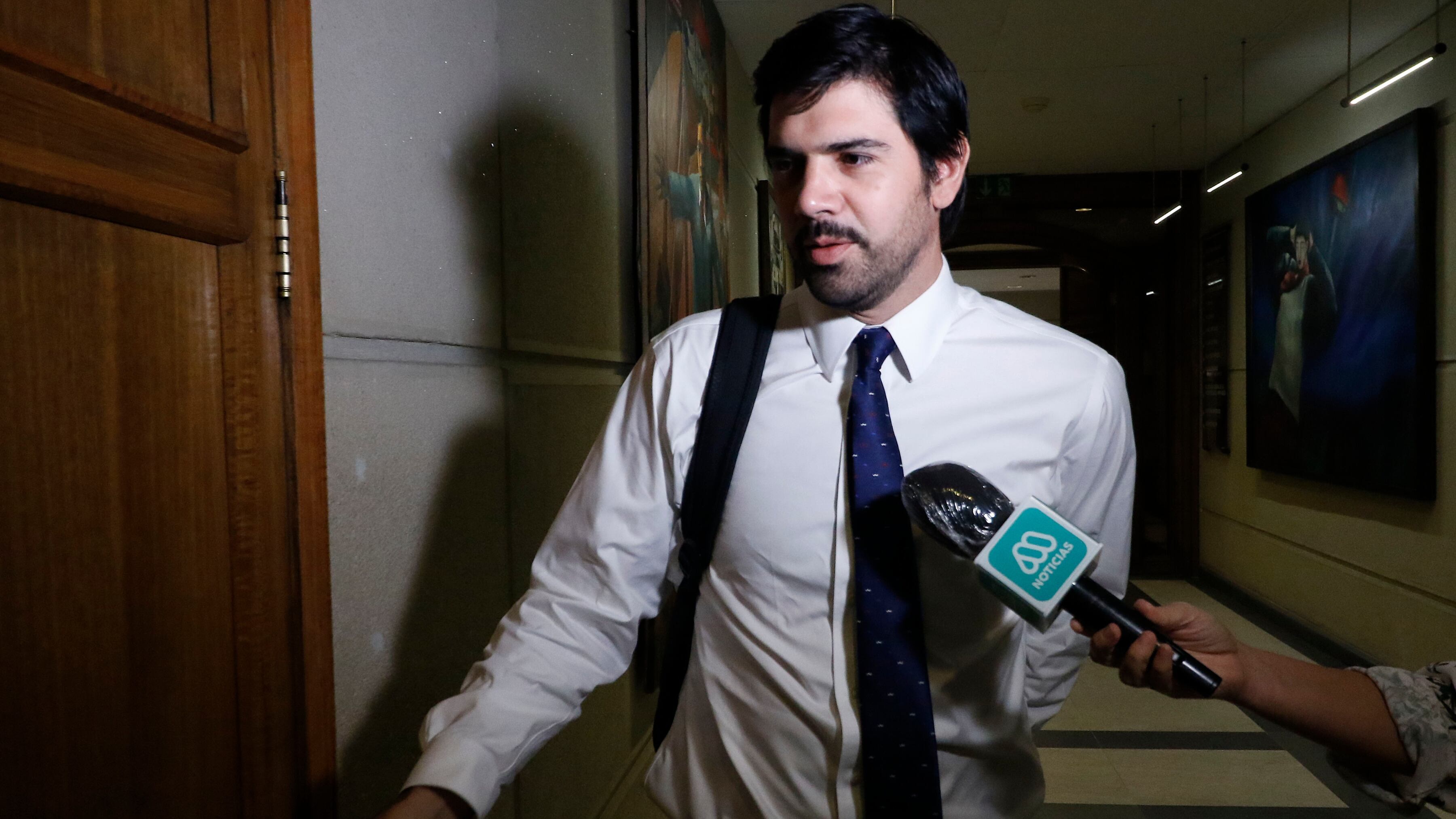 El diputado Lavín León sufrió el allanamiento de su oficina en el Congreso Nacional.