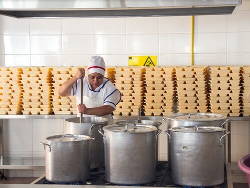 Cocinas de colegios en la mira: Junaeb fiscalizará por primera vez a nivel nacional