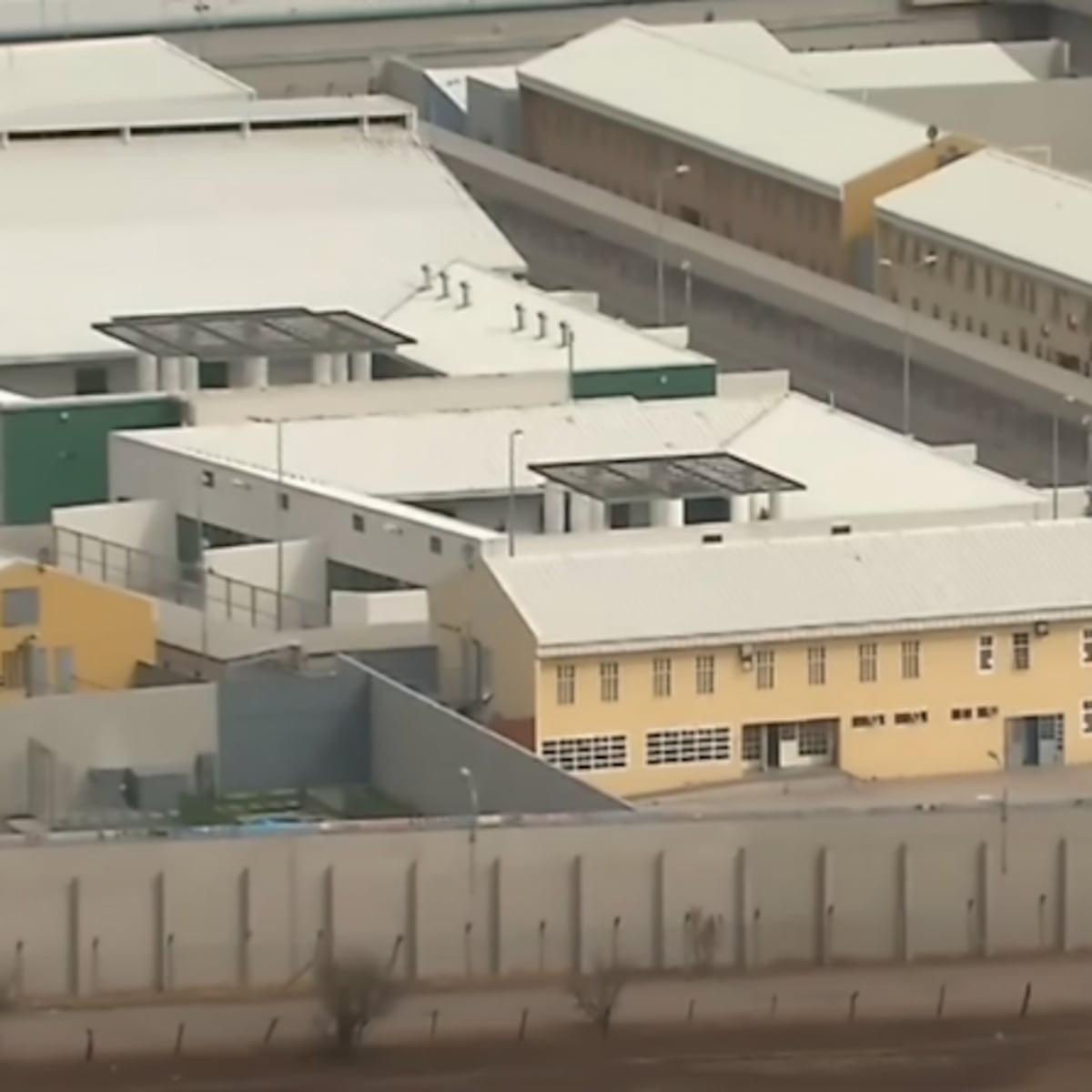 Boric confirma fin de Punta Peuco como cárcel para violadores de DD.HH. Boric confirma fin de Punta Peuco como cárcel para violadores de DD.HH.