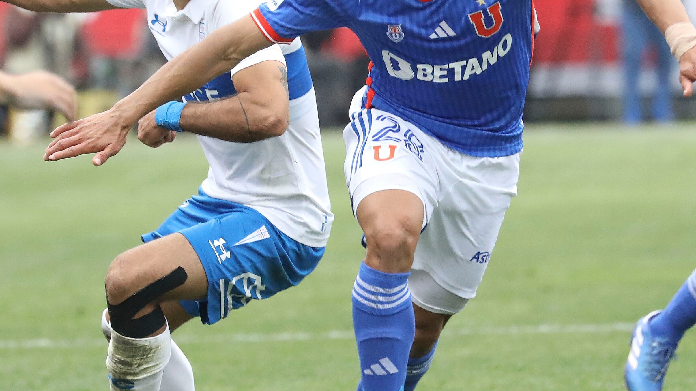 El partido entre la U y la UC originalmente estaba programado a las 17:30 horas de este sábado, sin embargo, y atendiendo a las recomendaciones de las autoridades públicas, se adelantó a las 16:00 horas.