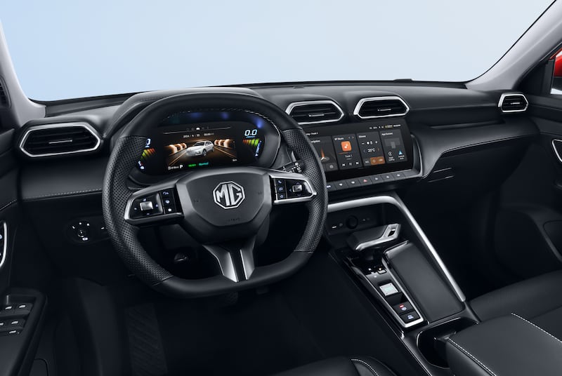El MG ZS 2025 aterriza con nueva imagen y motorización híbrida