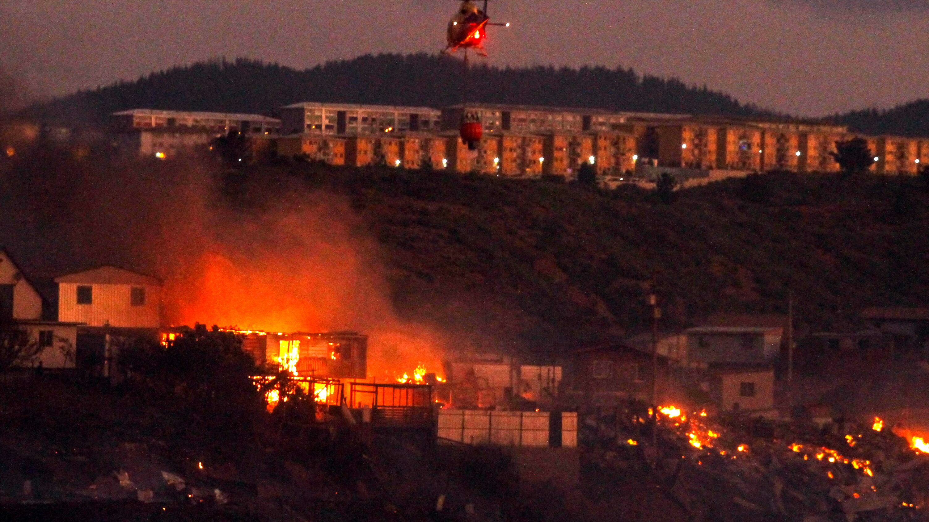 Incendio descontrolado en el sector alto de Vina del Mar