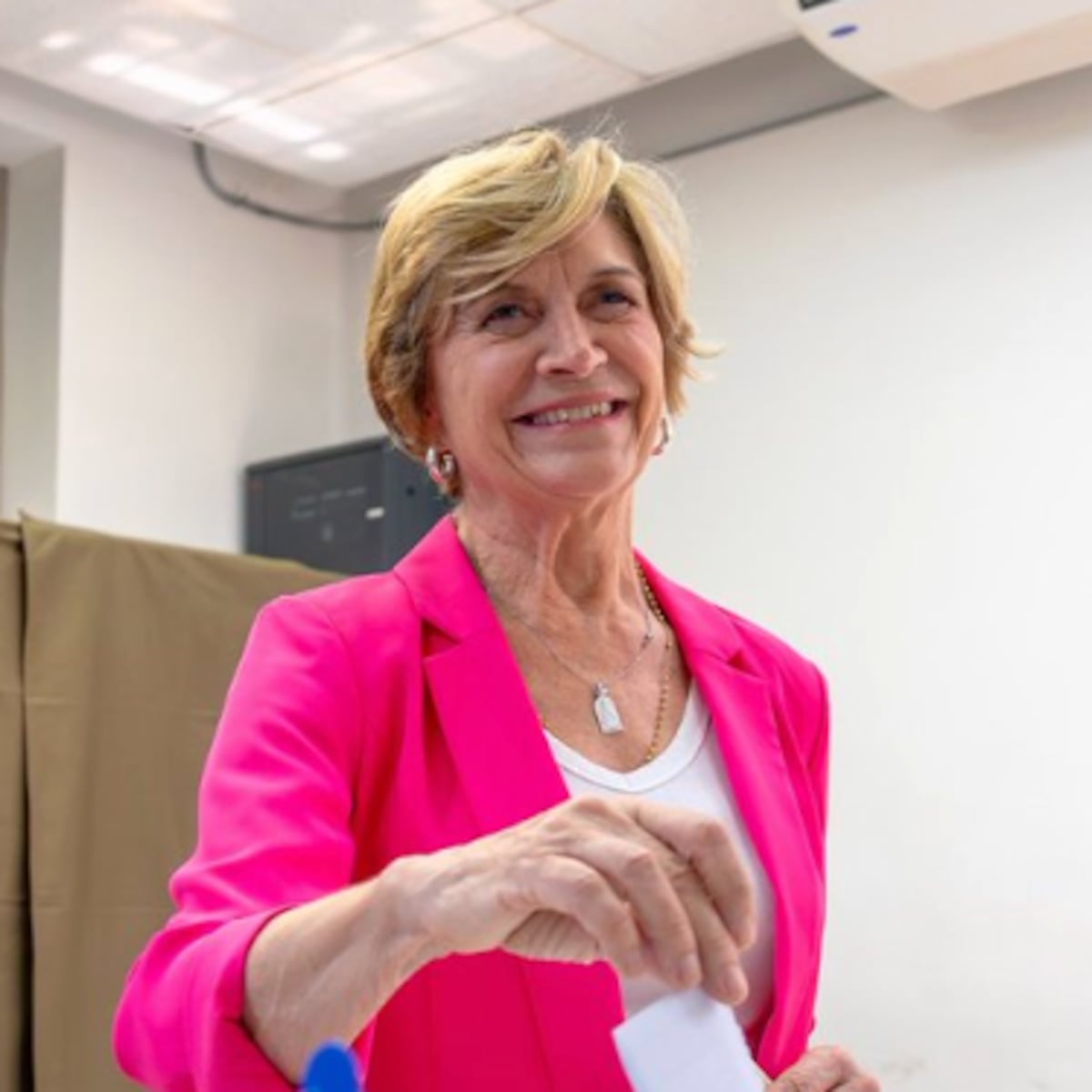 Evelyn Matthei visita comando de José Antonio Kast Evelyn Matthei visita comando de José Antonio Kast