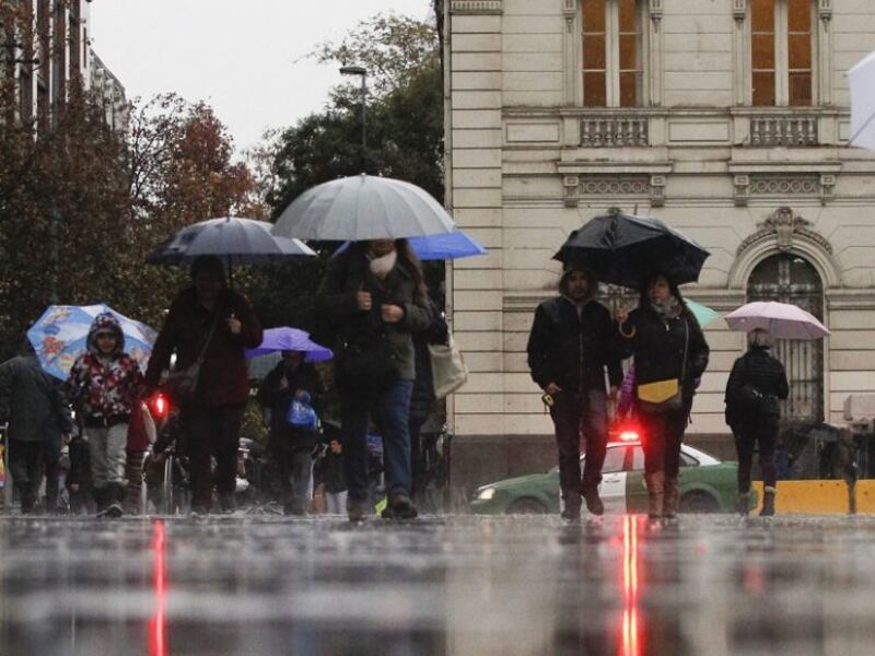 ¿Va a llover tres días seguidos? Pronóstico de Allison Göhler apunta a intensas precipitaciones en Santiago durante la próxima semana