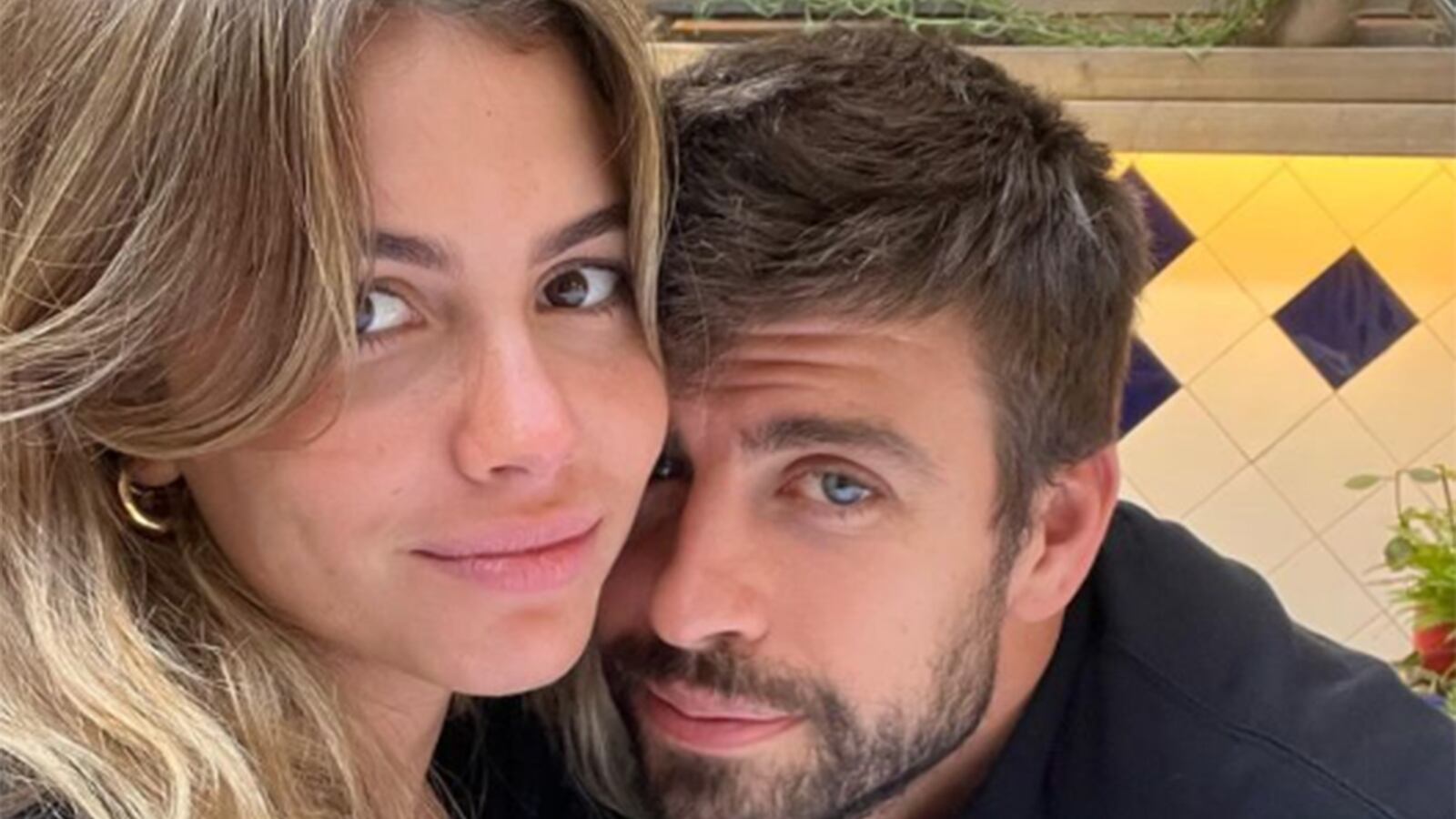 Piqué fue obligado por Clara Chía a tomarse la foto.