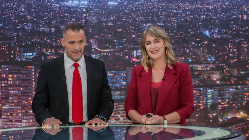 Estudio analizó los noticieros chilenos durante mayo: “24 Horas Central” de TVN es el más equilibrado