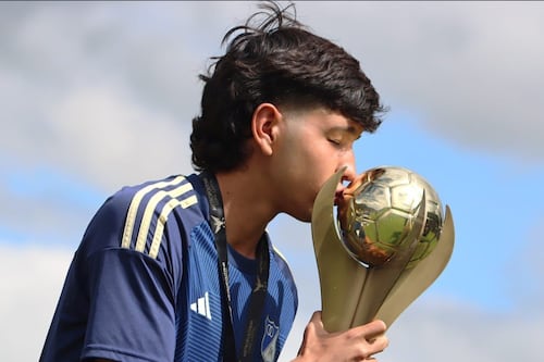 Luto en el fútbol colombiano: Joven jugador muere tras colapso en el campo