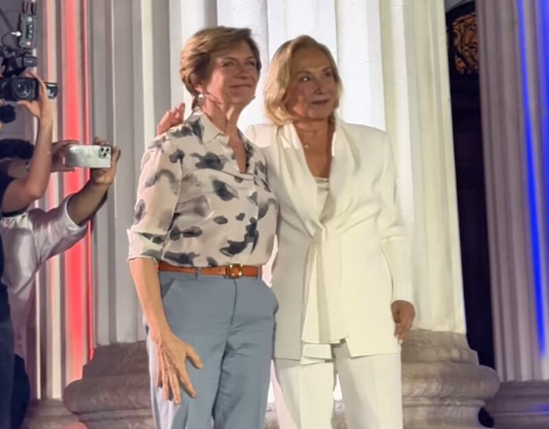Evelyn Matthei agradeció respaldo de Cecilia Morel: “Tus palabras me dan coraje”.