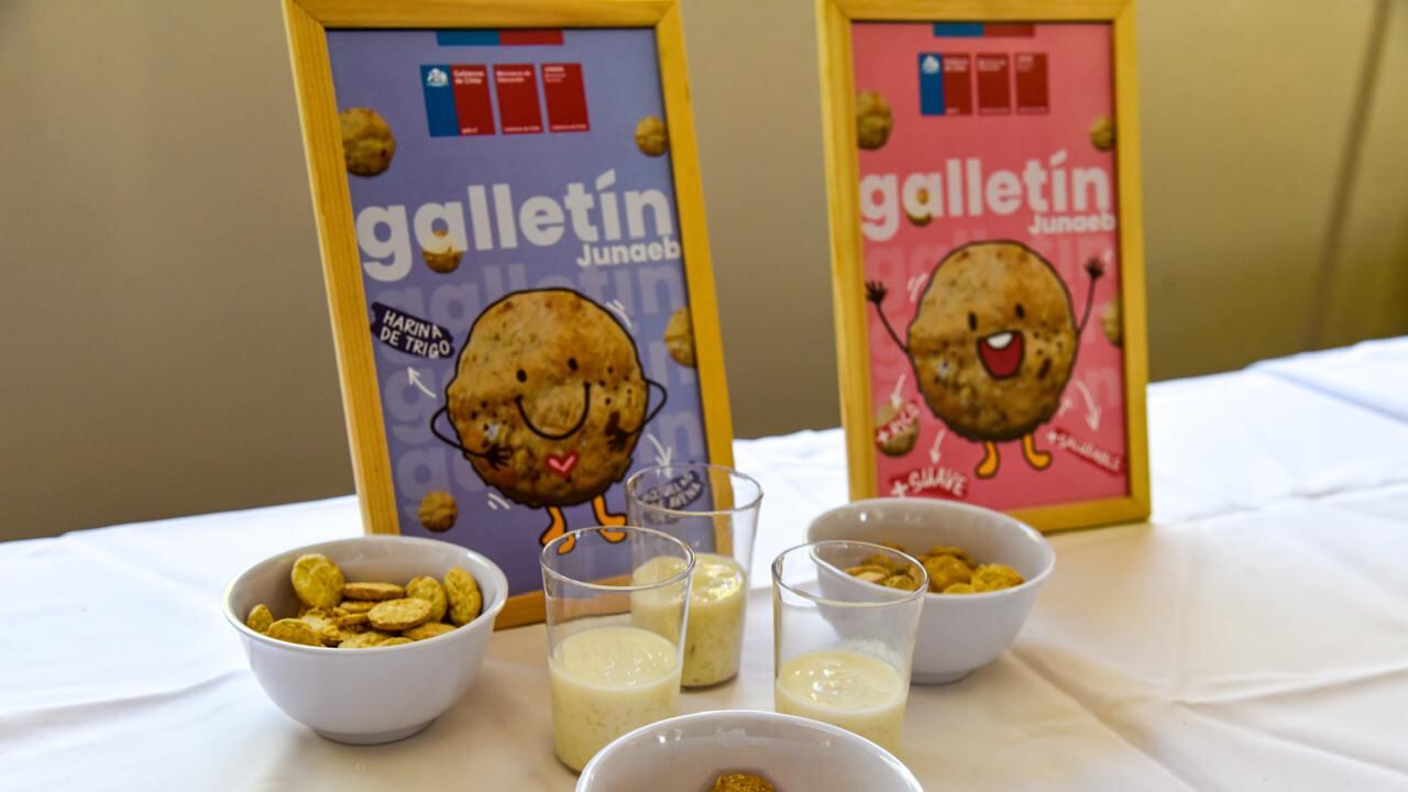 Junaeb presentó el nuevo galletín que se entregará en los desayunos