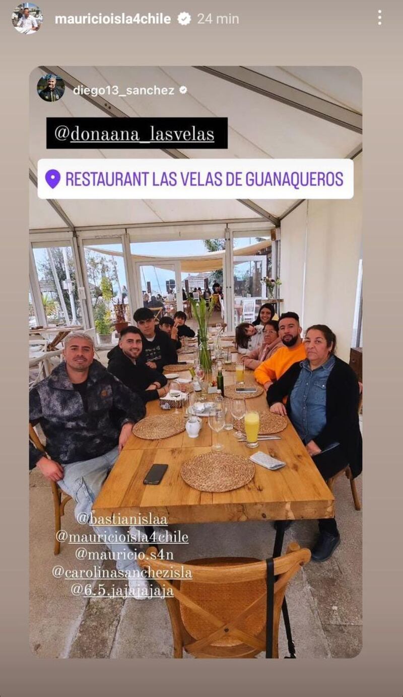 Mauricio Isla junto a Diego Sánchez