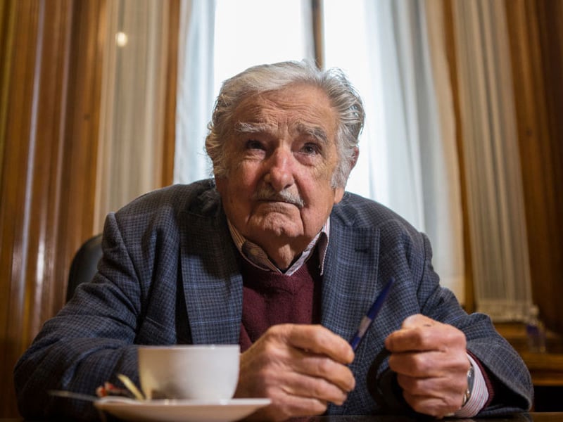 Expresidente uruguayo José Mujica anuncia que padece cáncer de esófago