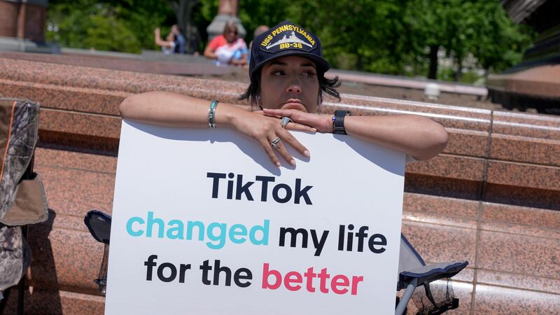 Senado de EEUU aprueba proyecto de ley que obliga a matriz de TikTok a vender o afrontar su veto