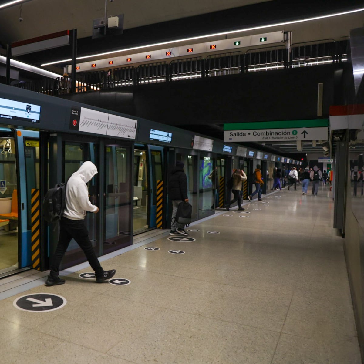 Puertas en andén de San Pablo del Metro de Santiago funcionan al 100% Puertas en andén de San Pablo del Metro de Santiago funcionan al 100%