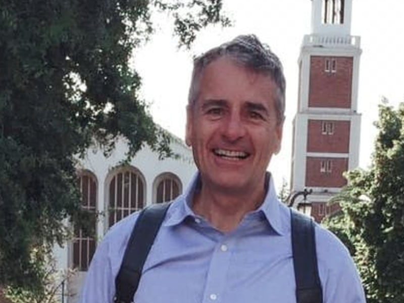 Andrés Velasco afirma: “En Chile nos gusta decir que crecemos menos que nadie, la verdad es que crecemos igual que todos los demás”