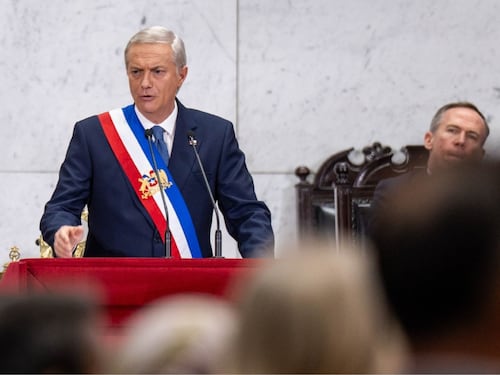 ¿Por qué Chile aumentará su deuda en US$6.200 millones? Los detalles de los decretos firmados por Kast