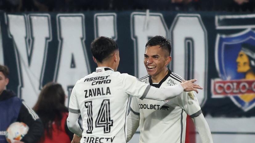 Colo Colo versus Junior.