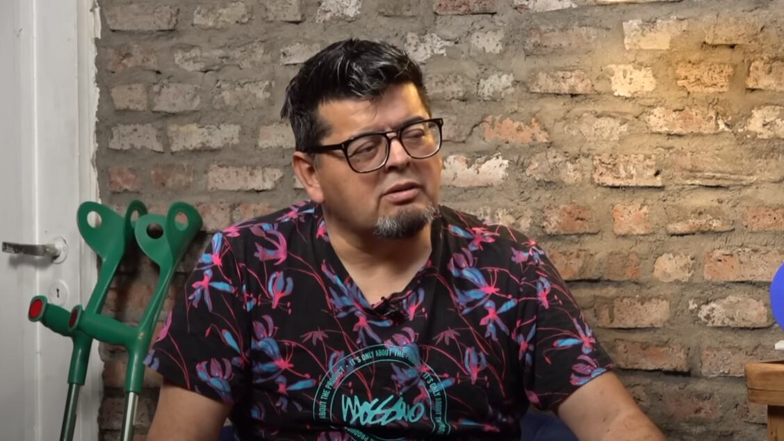 “Se me infectó el pie, pasaron tres días y ya estaba para cortarse, entonces fue culpa mía. Me amputaron porque me podía dar una septicemia, enfermarme y morir”, reveló El Indio de Dinamita Show, quien cabe recordar, afirmó que dio por terminada su carrera de humorista.
Y en esa misma línea, también habló sobre las expectativa que tiene sobre su enfermedad. Medina se mostró confiada en volver a caminar sin la asistencia de las muletas.
“El doctor me dijo que sí, que podía andar bien, pero que debería tener un poco más de cuidado, no tropezar más veces de lo habitual. Ya superé el tema, ahora me río”, cerró.