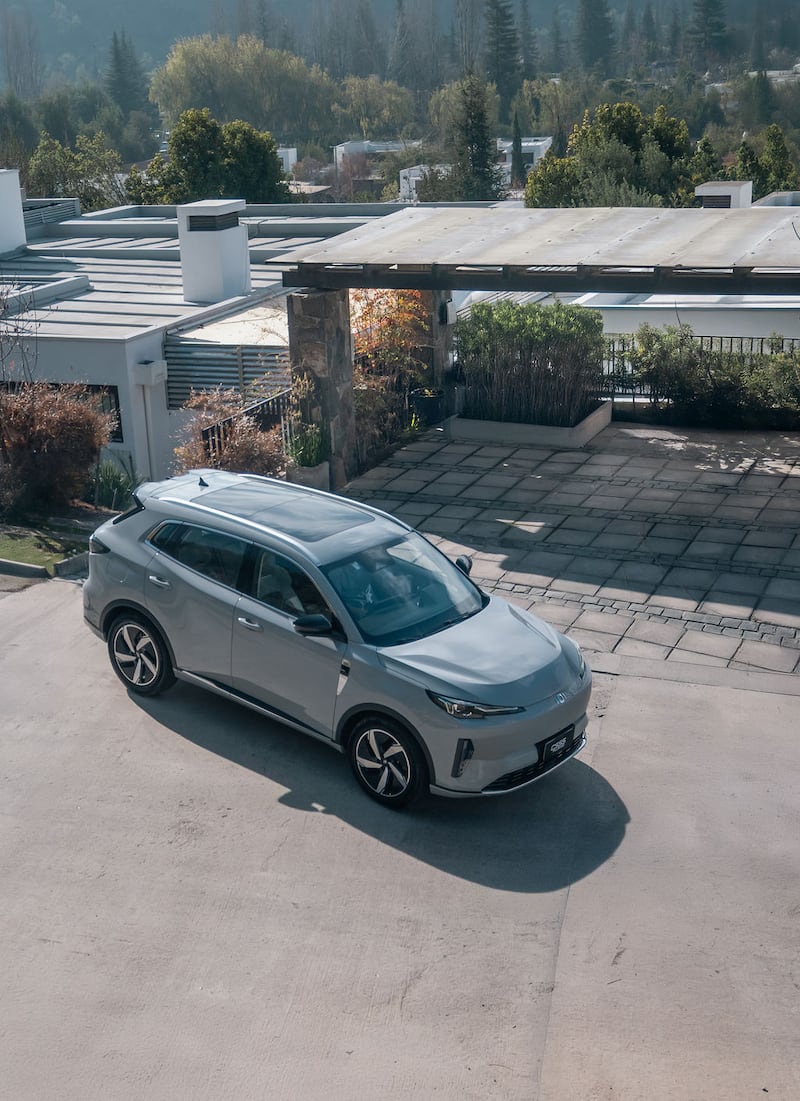 Changan entra al mundo de las bajas emisiones en Chile
