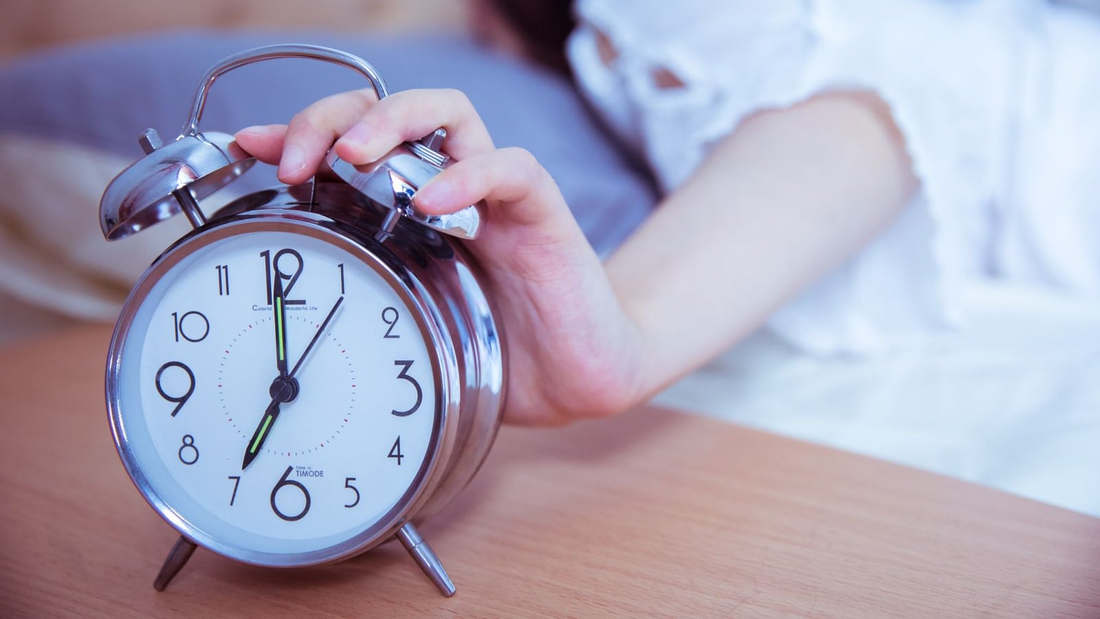 El cambio de hora al horario de invierno se realiza este sábado 5 de abril